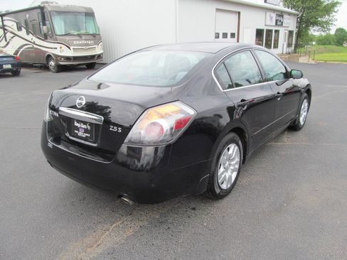 Used 2010 Nissan Altima 2.5 S FWD image 4