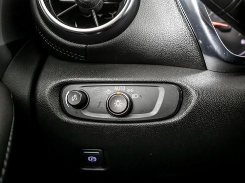 Used 2019 Chevrolet Blazer LT image 12