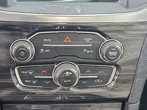 Certified 2021 Chrysler 300 Touring L w/ Popular Equipment Group image 7