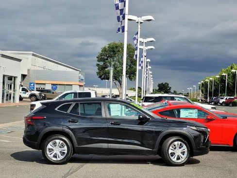 Used 2024 Chevrolet Trax LS FWD image 3