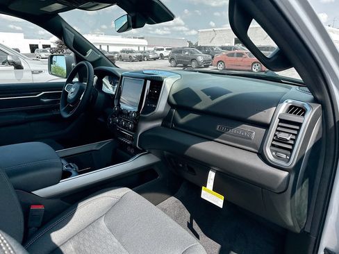 New 2026 RAM 1500 4x4 Crew Cab image 34