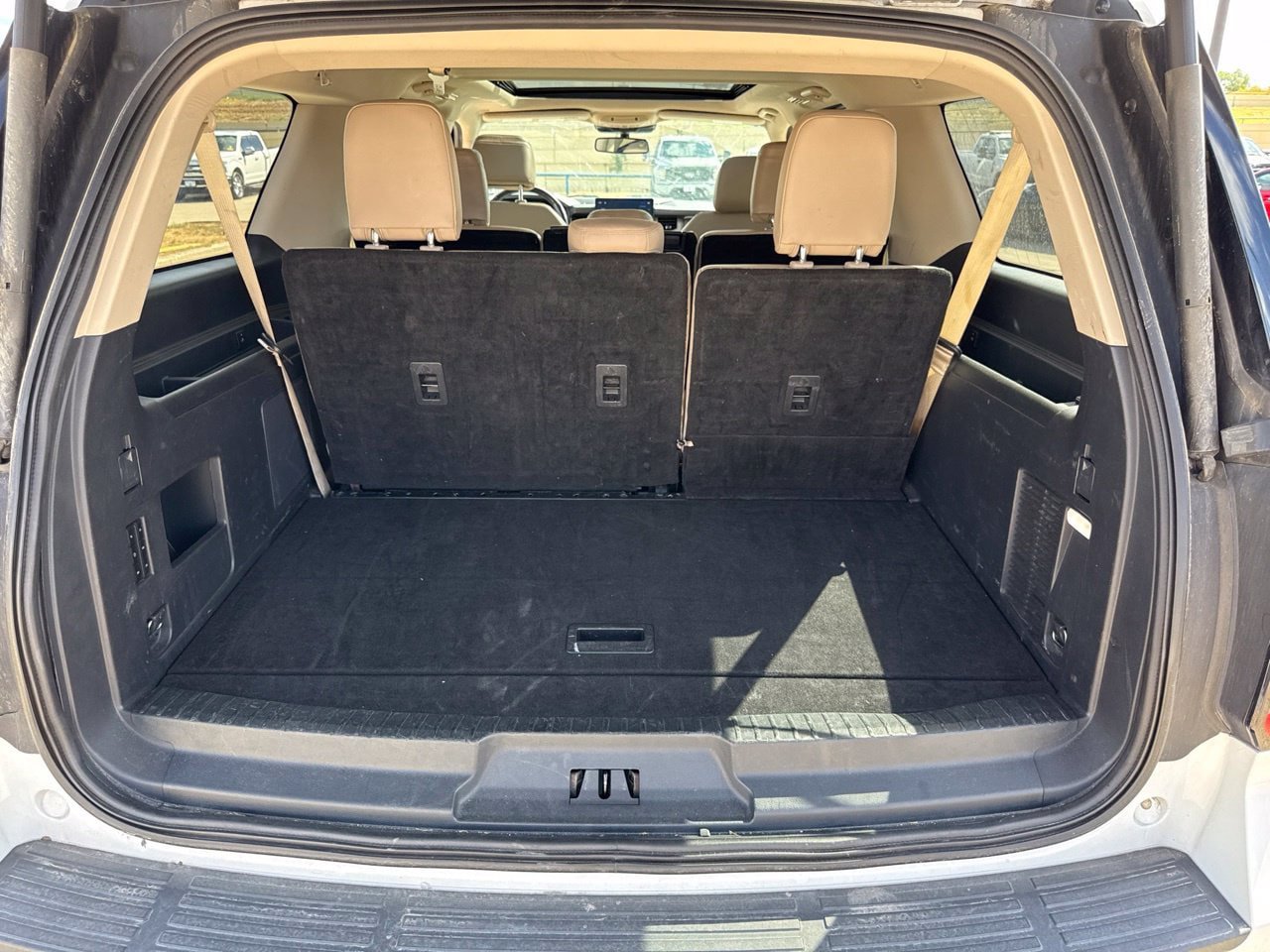 Used 2024 Ford Expedition Max Limited RWD image 9