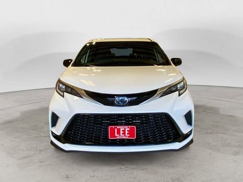 Used 2022 Toyota Sienna XSE w/ XSE Plus Package image 8