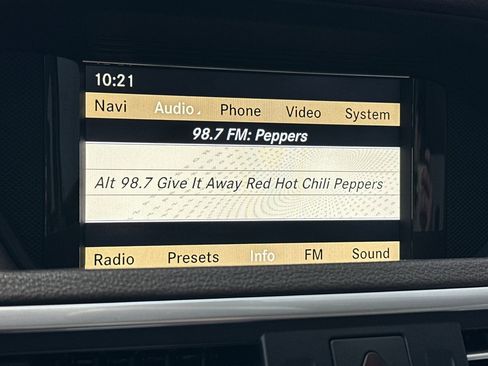 Used 2010 Mercedes-Benz E 350 Sedan image 24