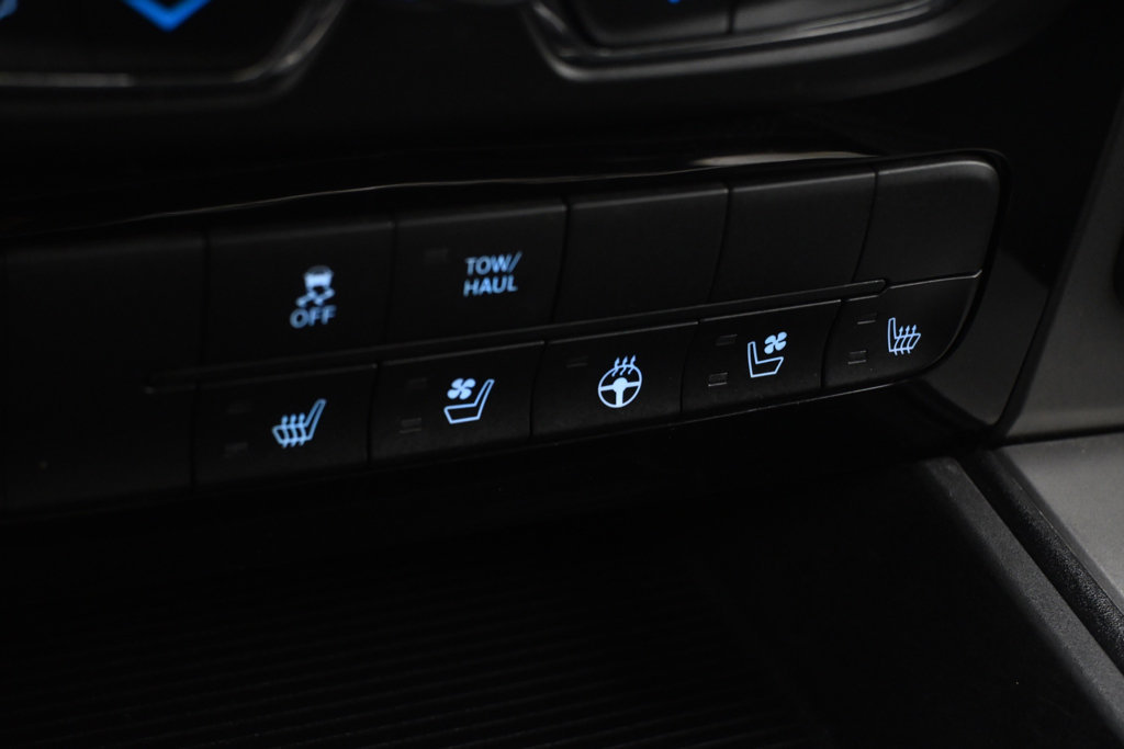 Used 2015 RAM 1500 Sport w/ Convenience Group AWD/4WD image 31