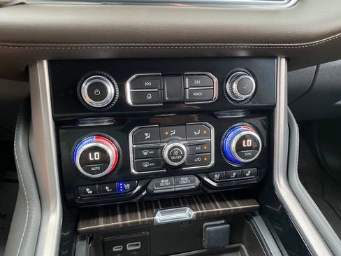 Used 2024 GMC Yukon Denali AWD/4WD image 22