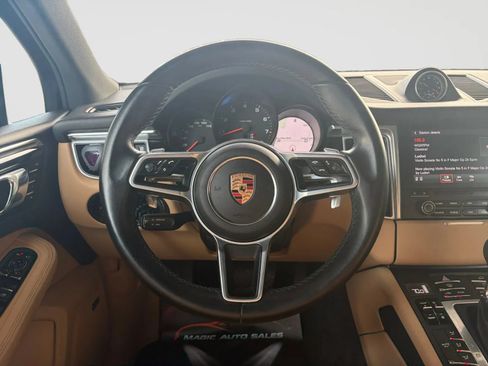 Used 2017 Porsche Macan AWD/4WD image 28