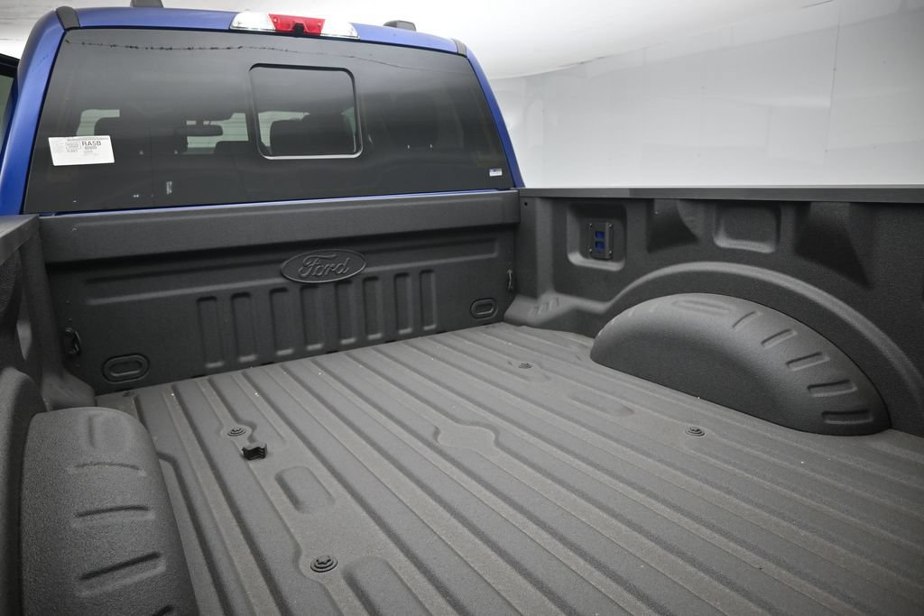 New 2026 Ford F250 Lariat w/ Black Appearance Package AWD/4WD image 24