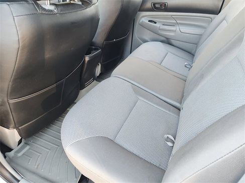Used 2013 Toyota Tacoma PreRunner image 12