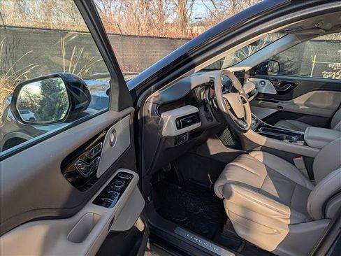 Certified 2023 Lincoln Aviator Reserve w/ Equipment Group 201A image 30