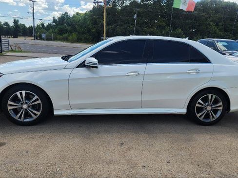 Used 2014 Mercedes-Benz E 350 Sedan image 3