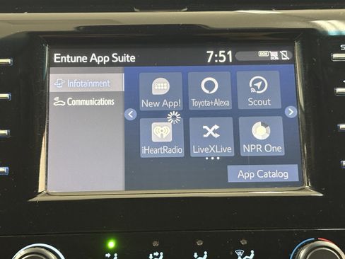 Used 2019 Toyota Camry LE FWD image 13