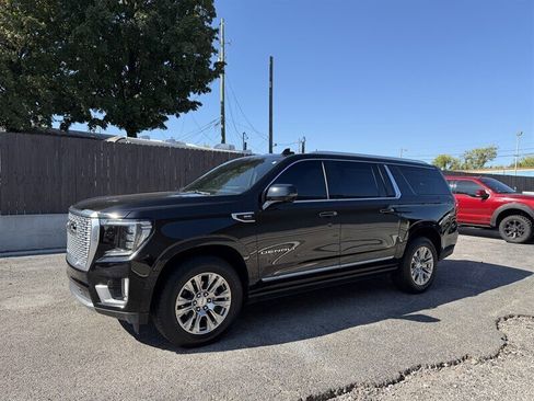 Used 2023 GMC Yukon XL Denali image 6