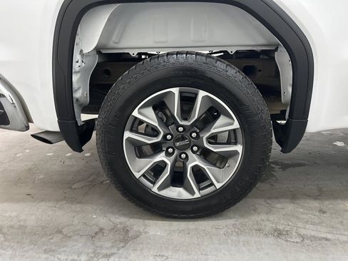 Used 2024 GMC Sierra 1500 SLE image 60