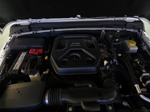 Used 2020 Jeep Wrangler Unlimited Sahara w/ Uconnect 4C Nav & Sound Group image 36