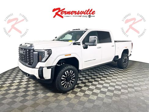 Used 2024 GMC Sierra 2500 Denali Ultimate image 3