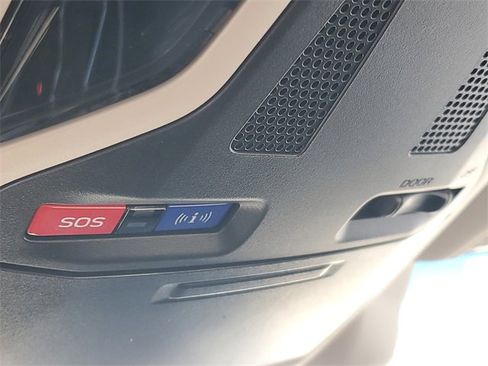 Used 2020 Subaru Outback Limited image 30