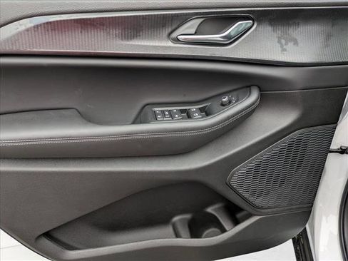 New 2025 Jeep Grand Cherokee L Laredo image 16