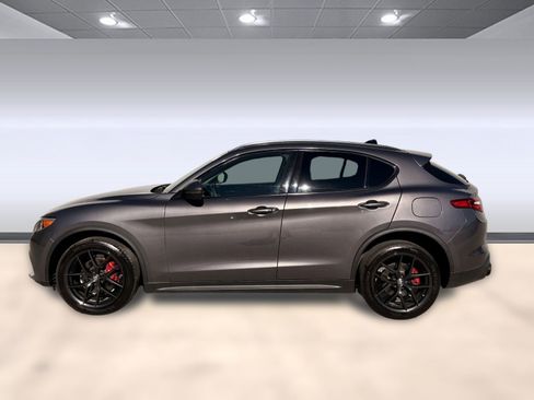 Used 2019 Alfa Romeo Stelvio Ti image 2