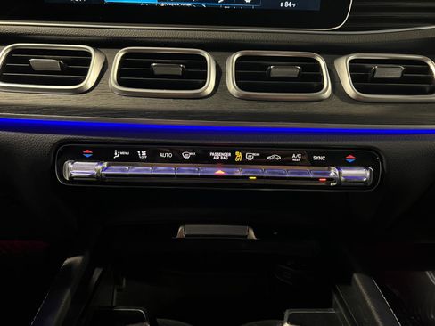 Used 2022 Mercedes-Benz GLE 350 4MATIC w/ AMG Line Exterior image 19