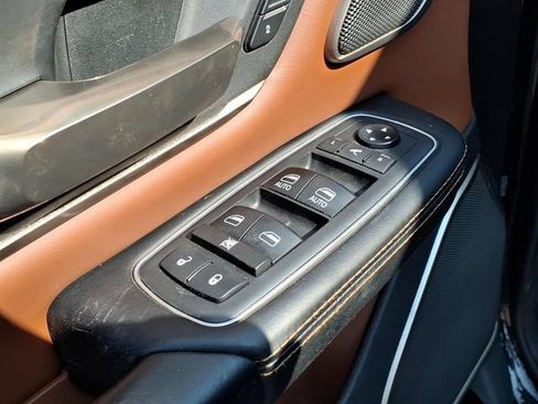 Used 2019 RAM 1500 Laramie Longhorn AWD/4WD image 33