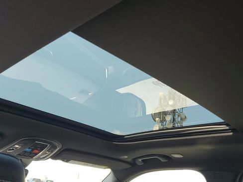 New 2025 Jeep Grand Cherokee Limited w/ Black Appearance Package image 14