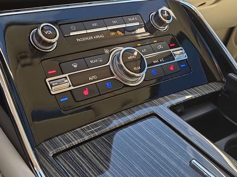 Used 2019 Lincoln Navigator Black Label image 25