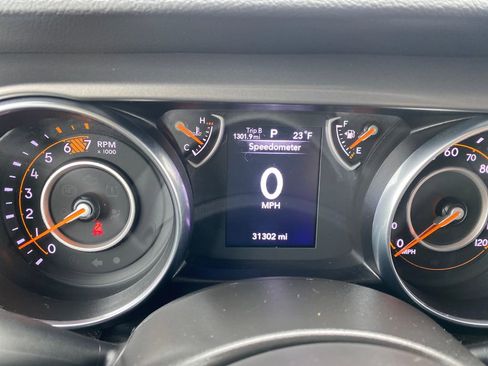 Used 2023 Jeep Wrangler Sport image 16