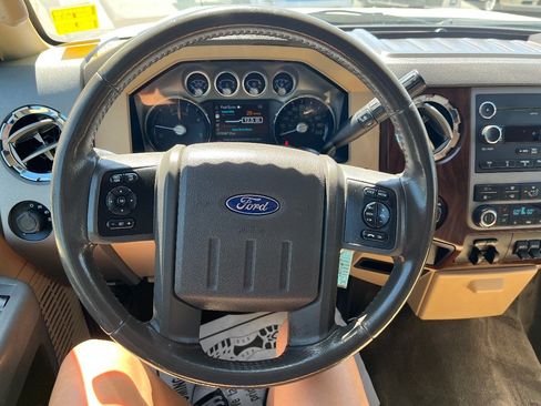 Used 2012 Ford F250 Lariat w/ Lariat Interior Pkg AWD/4WD image 18