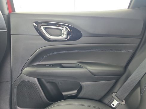 New 2025 Jeep Compass Latitude w/ Altitude Special Edition image 18