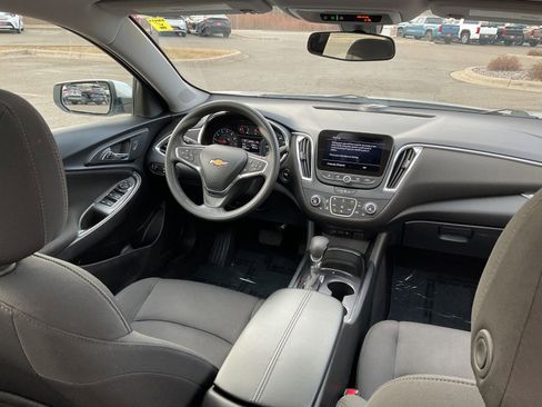 Used 2021 Chevrolet Malibu LT image 19