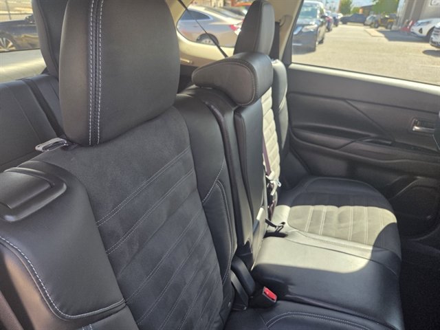 Used 2020 Mitsubishi Outlander SE FWD image 10