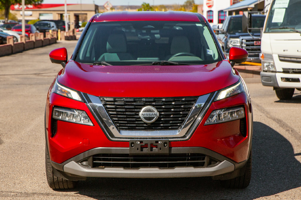 Used 2021 Nissan Rogue SV FWD image 3