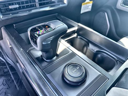 New 2026 GMC Hummer EV 4x4 Crew Cab image 26