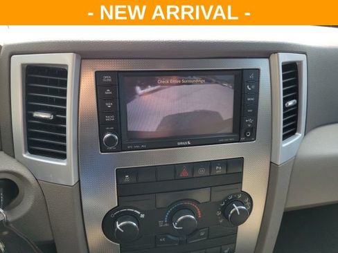 Used 2010 Jeep Grand Cherokee Laredo AWD/4WD image 10