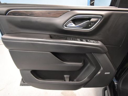Used 2021 Chevrolet Tahoe Z71 w/ Z71 Signature Package AWD/4WD image 4