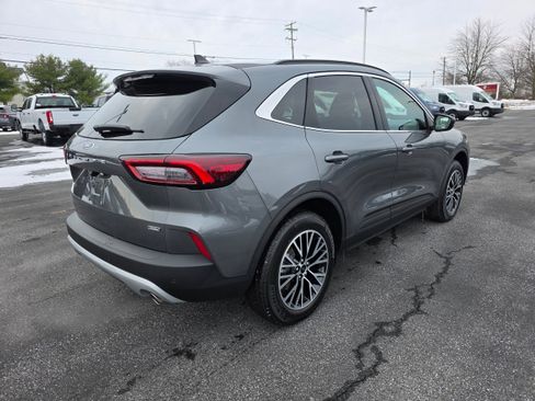 New 2026 Ford Escape SE FWD image 12