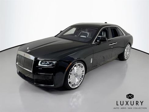 Used 2022 Rolls-Royce Ghost w/ Ghost Package image 3