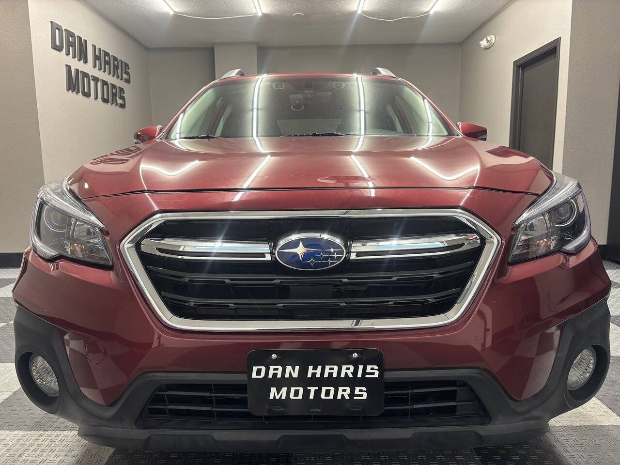 Used 2019 Subaru Outback 2.5i Premium w/ Popular Package #2 AWD/4WD image 3