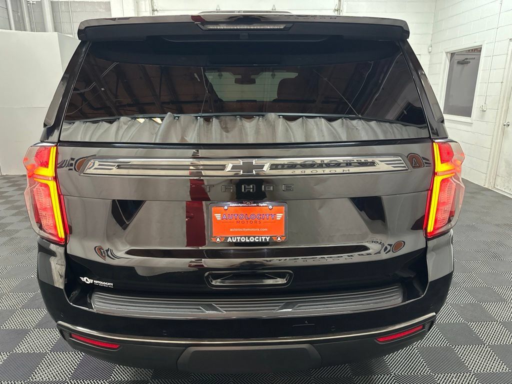 Used 2021 Chevrolet Tahoe Z71 w/ Luxury Package AWD/4WD image 8