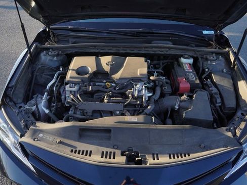 Used 2018 Toyota Camry LE image 23