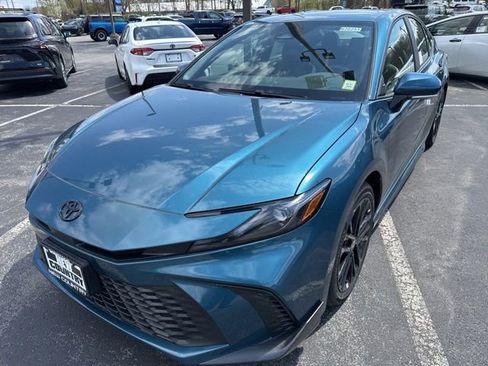 New 2026 Toyota Camry SE w/ Convenience Package FWD image 3