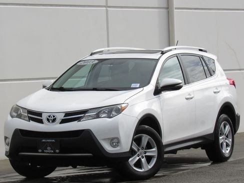 Used 2013 Toyota RAV4 XLE image 1
