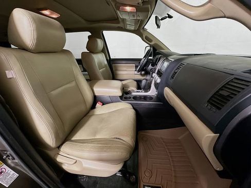 Used 2016 Toyota Sequoia SR5 image 27