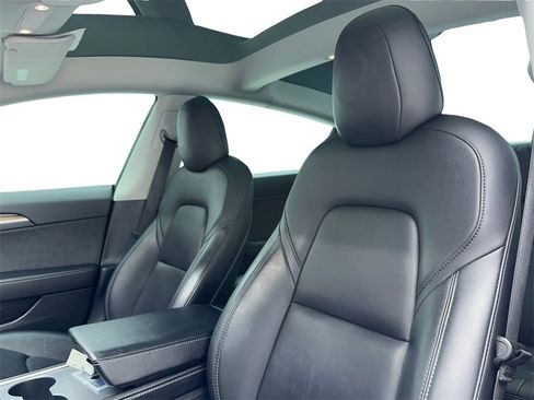 Used 2021 Tesla Model 3 Standard Range Plus image 38