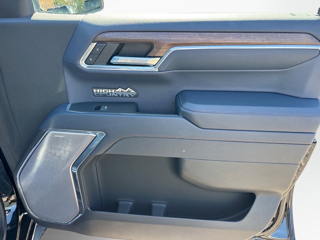 Used 2023 Chevrolet Silverado 1500 High Country w/ High Country Premium Package AWD/4WD image 16