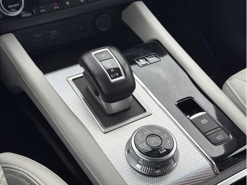 Used 2023 Mitsubishi Outlander SEL image 12