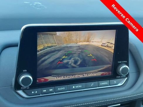 Used 2024 Nissan Rogue SV image 11