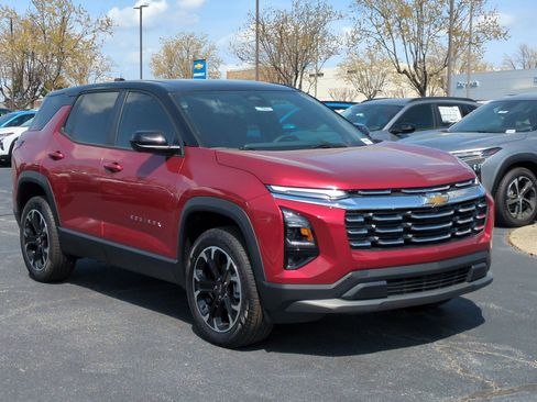 New 2026 Chevrolet Equinox LT FWD image 2