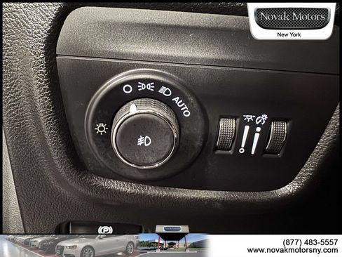 Used 2023 Jeep Grand Cherokee Limited AWD/4WD image 22